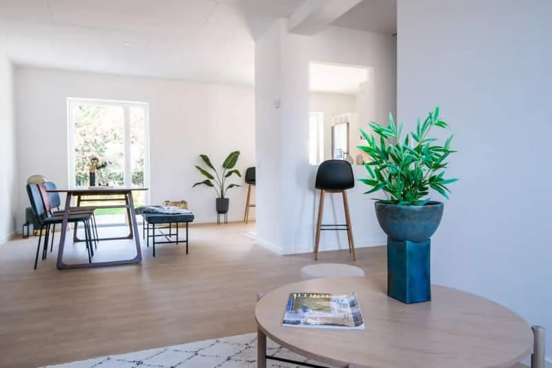 Elutuba - 4-Bed Apartment with Garden in Agedrup