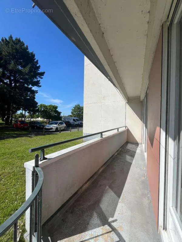 Balcone - Apartment with Two Balconies in Trélazé
