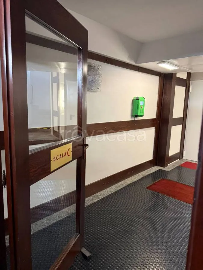 hallway_entrance