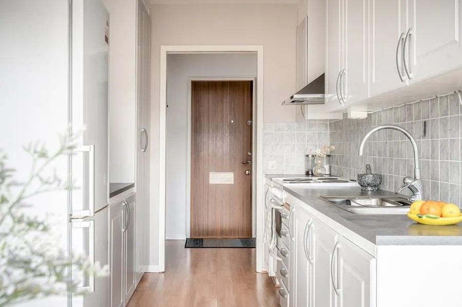 Köök - Two-Bedroom Apartment with Balcony in Södertorp