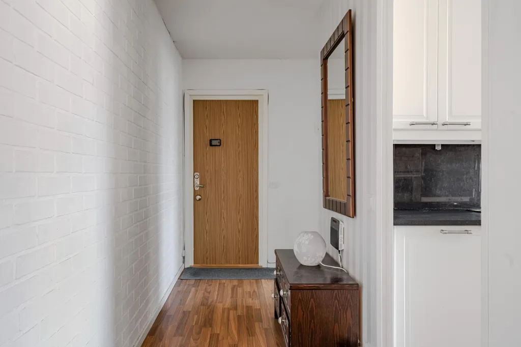 hallway_entrance