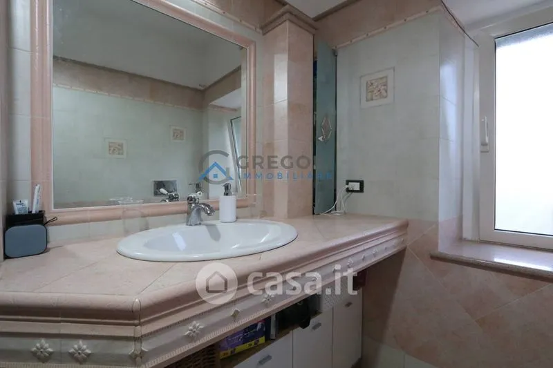 Salles de bain - Modernised Semi-Detached House with Garden in Controguerra