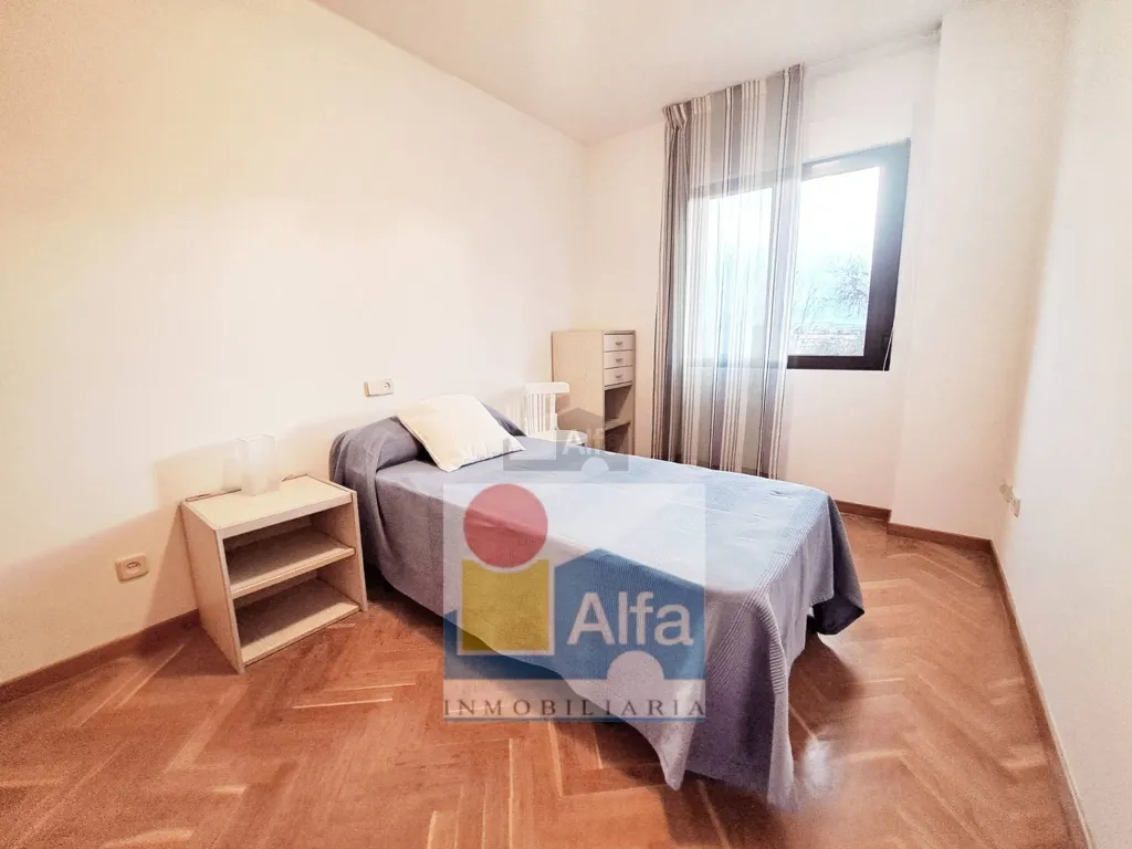 Magamistoad - Apartment with Garage in Rural Area, Madrona