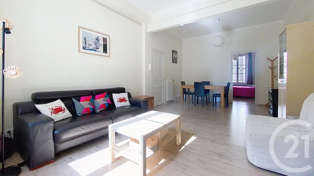 Séjour - Appartement T3 avec Hauteur sous Plafond à Saint-Malo