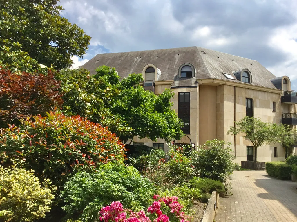 Esterno - 4-Piece Flat with Parking in Versailles