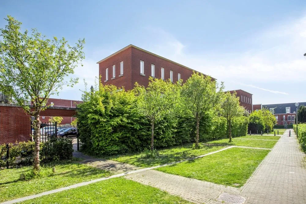 Garden - Eco-Friendly Corner House with Two Parking Spots in Nootdorp