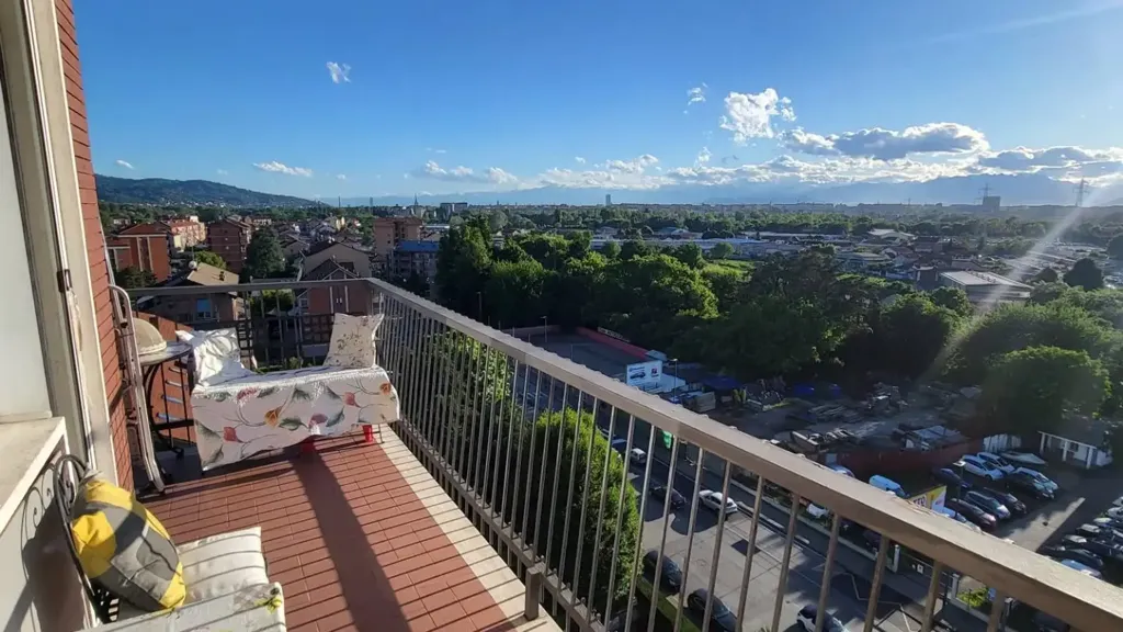 Balcon - Triplex with Panoramic View in Turin