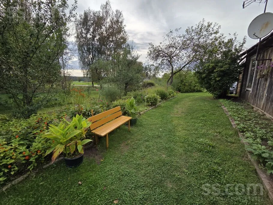Jardin - Farmhouse with Orchard in Šķeltovas, Krāslava