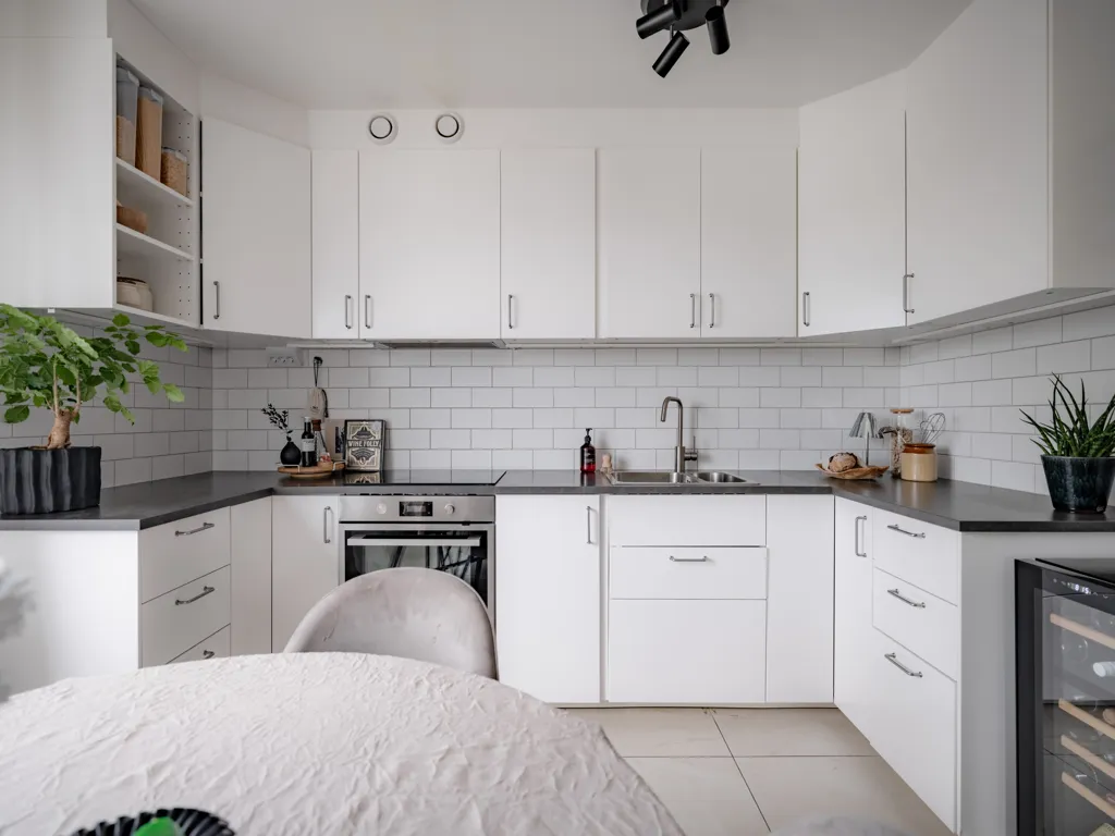 Cuisine - Apartment with South-West Balcony in Danderyd