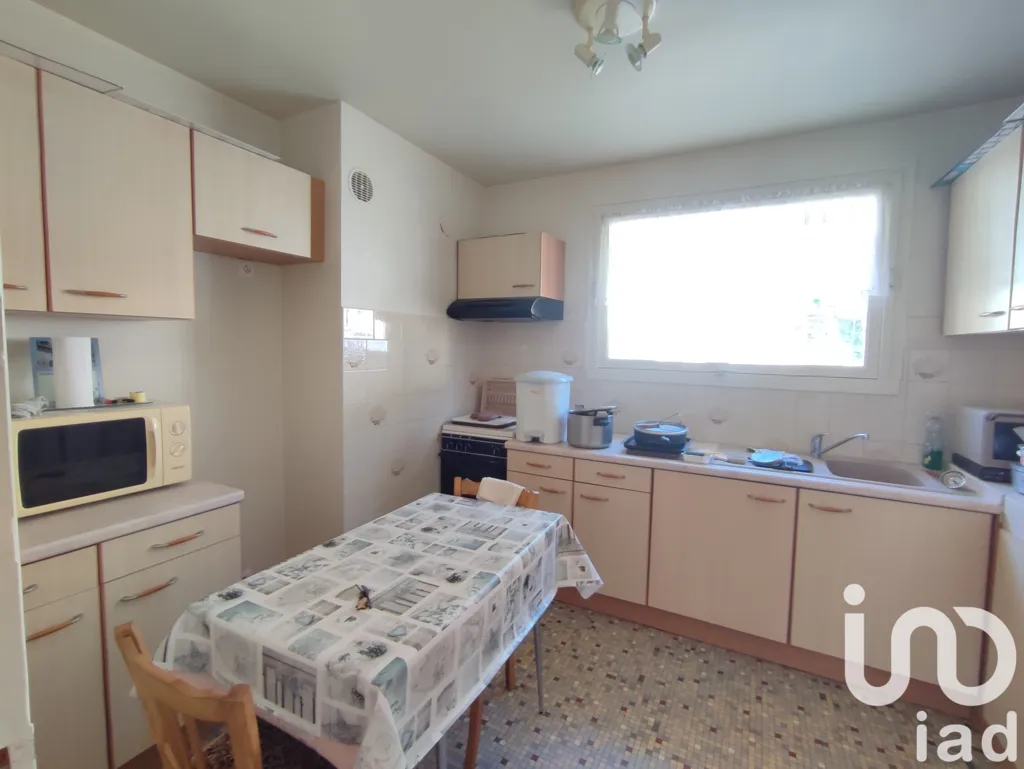 Cuisine - Appartement T3 avec Balcon à Ussel