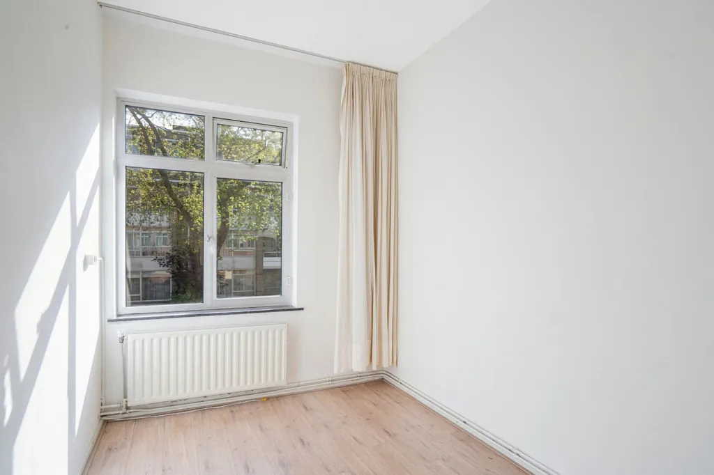 Pièces - Bright 3-Bedroom Penthouse in The Hague Centre
