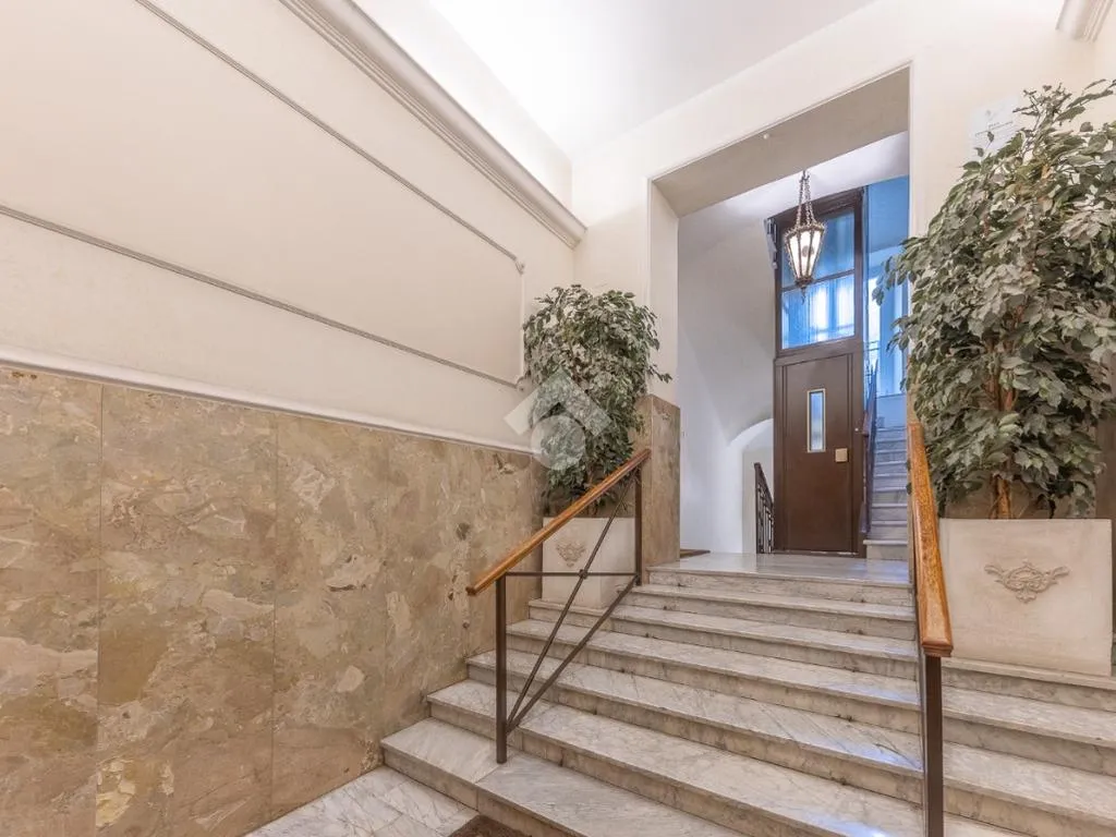 Pièces - Elegant 3-Room Apartment in Central Rome