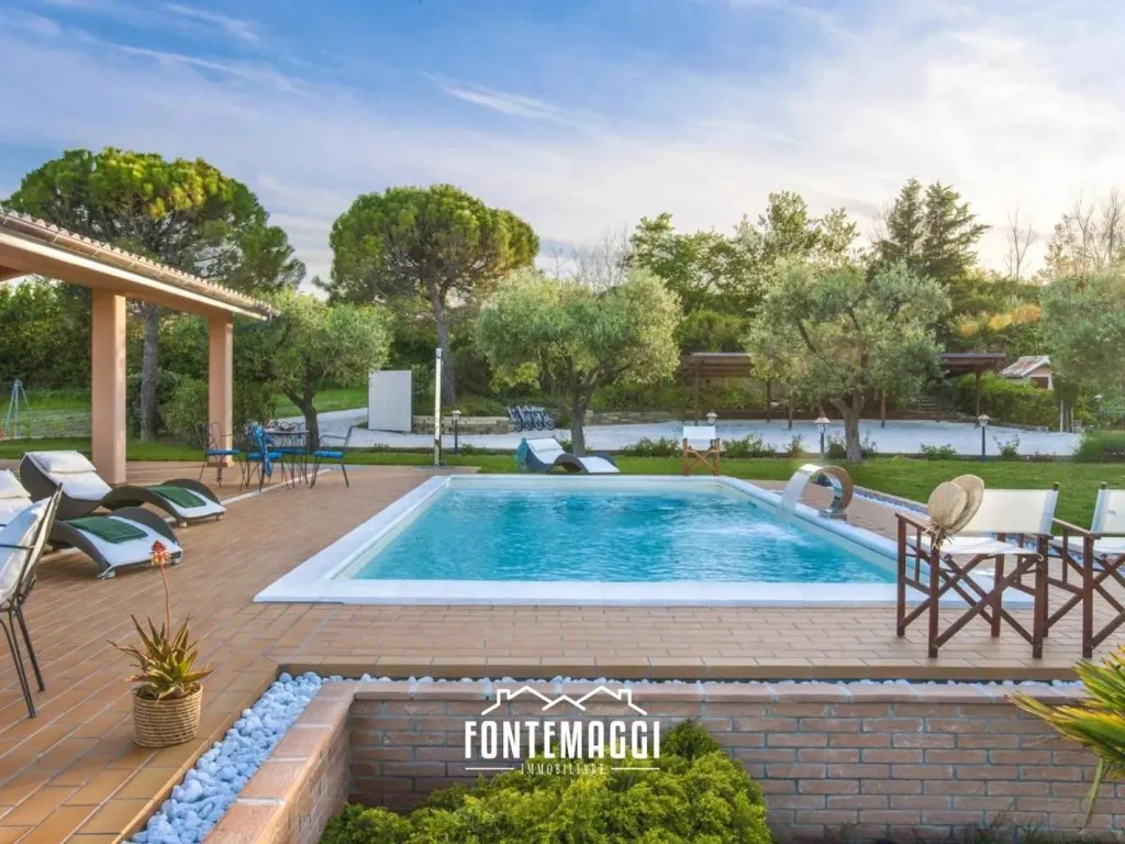 Piscine - Villa with Sea View in San Costanzo