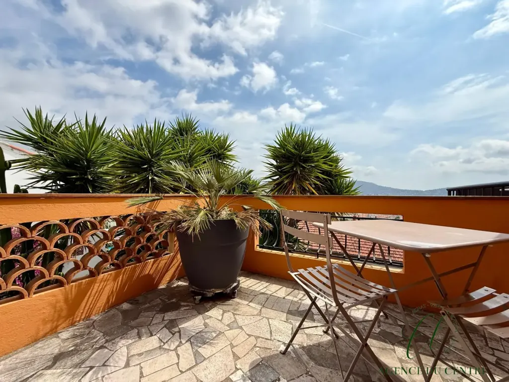 House with Sea View and Garden in Nice