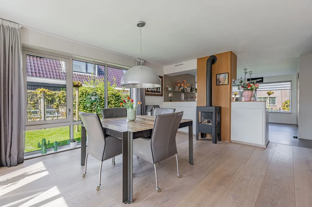 Salle à manger - Villa with Private Dock in Lemmer