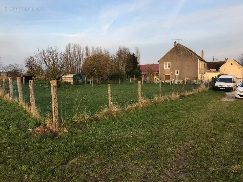 Jardin - Terrain à Construire avec Vue sur Jardin à Longpont-sur-Orge