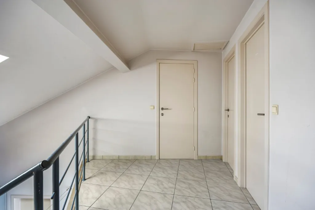 Pièces - Appartement Centré avec Terrasse à Nazareth