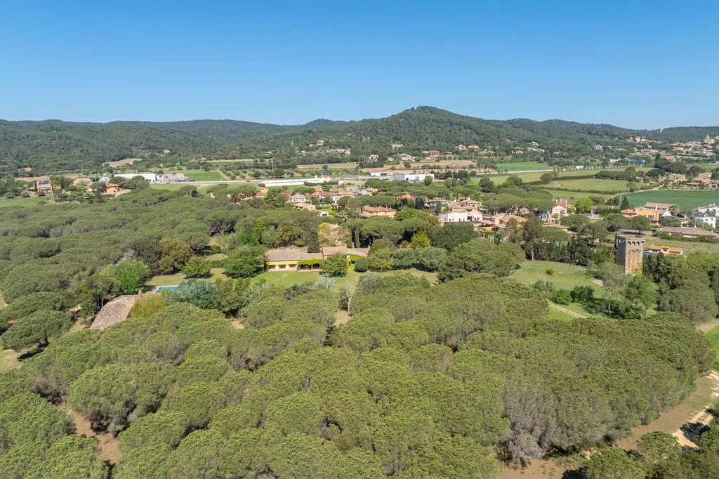 Vista aerea - Luxury House with Historic Tower in Mont-ras