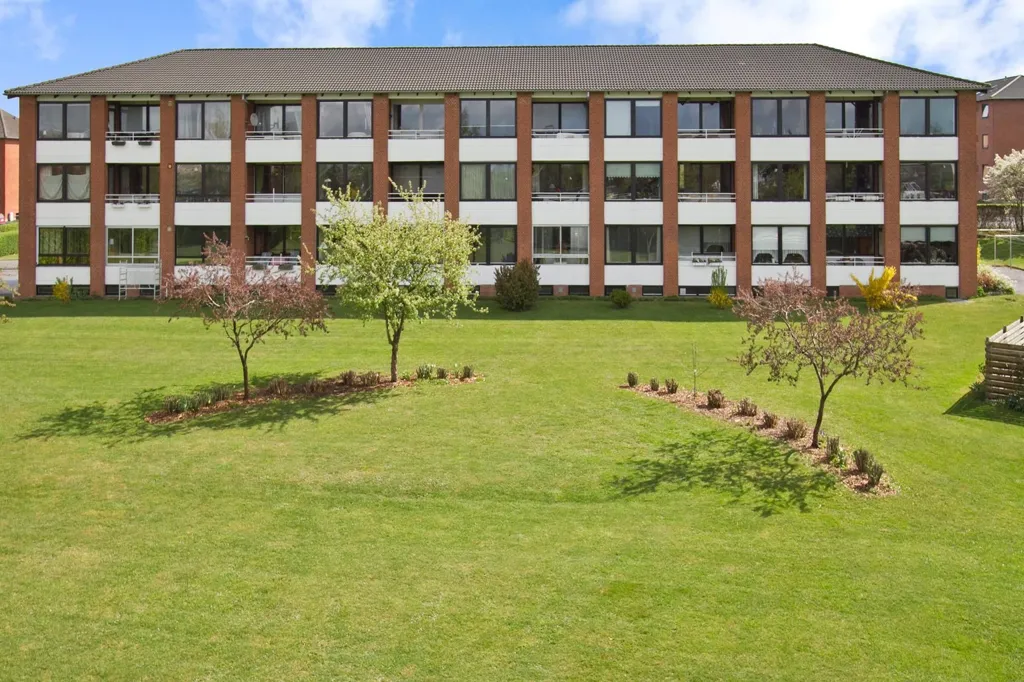 Aed - Renovated Apartment with Balcony in Denmark