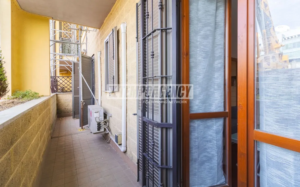 Rõdu - Modern Ground Floor Flat with Balcony in Milan