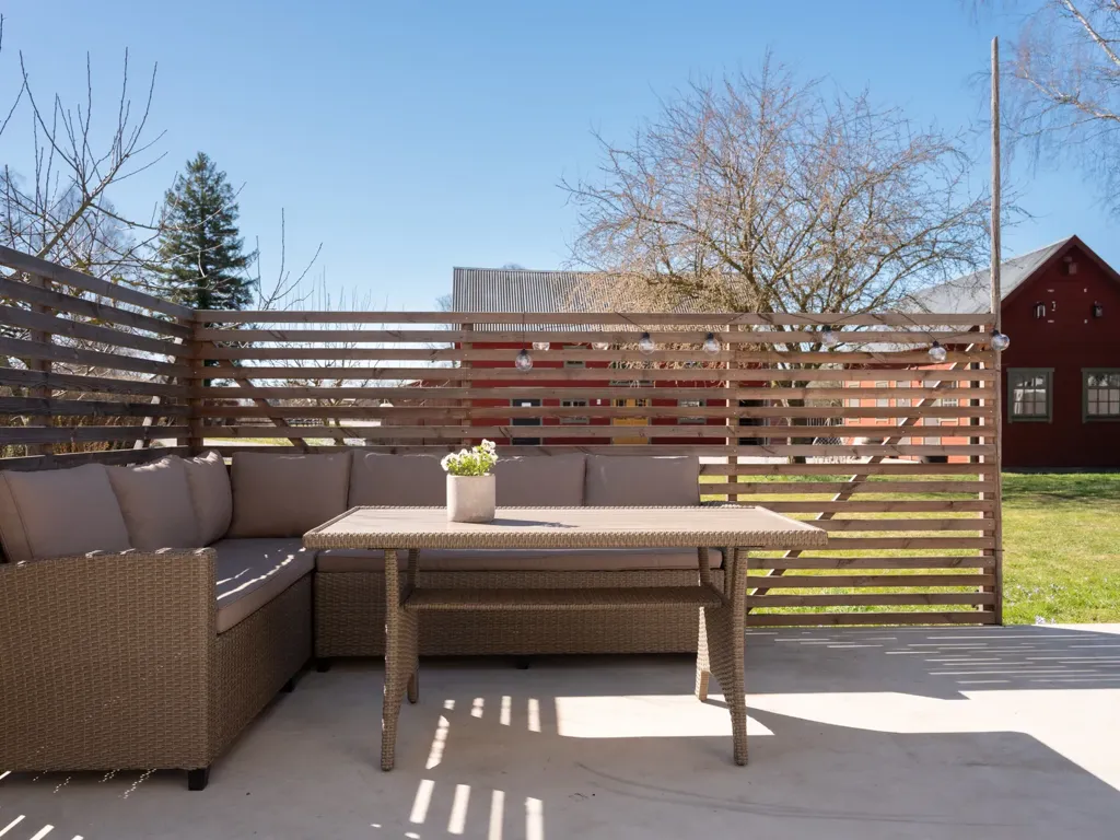 Terrasse - Villa with Garden in När, Gotland