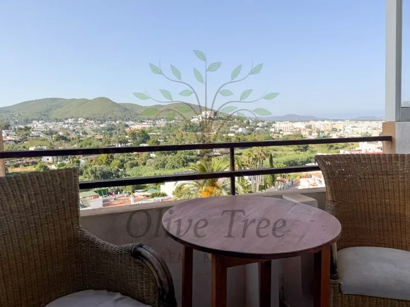 Rõdu - Spacious Apartment with Sea Views in Santa Eulalia