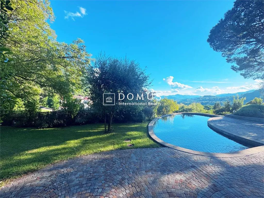 Pool - Iconic Villa with Panoramic Views in Cadro