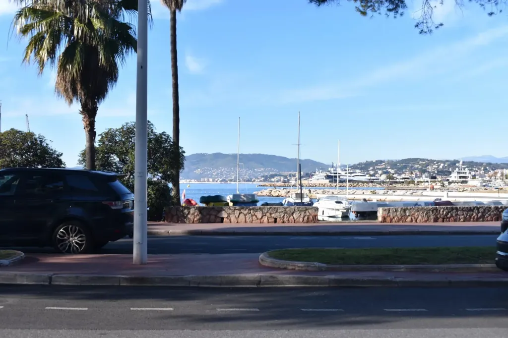 Luxury Apartment with Terrace on Croisette, Cannes