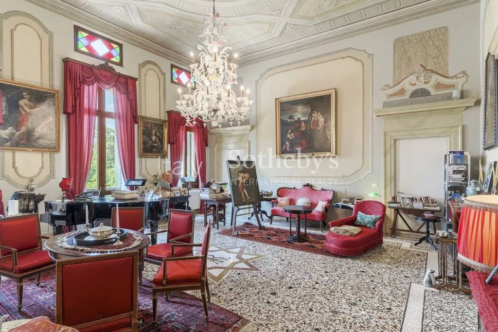 Elutuba - Neoclassical Villa with Park in Vittorio Veneto