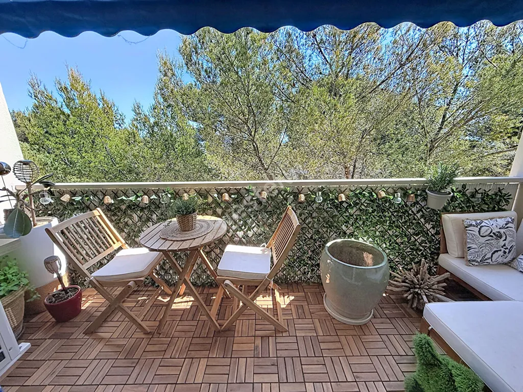 Terrasse - Appartement T3 + Studio au Calme à Toulon Ortolan