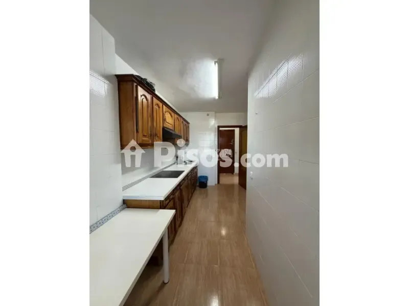 Cucina - Four-Bedroom Apartment with A/C in Montequinto