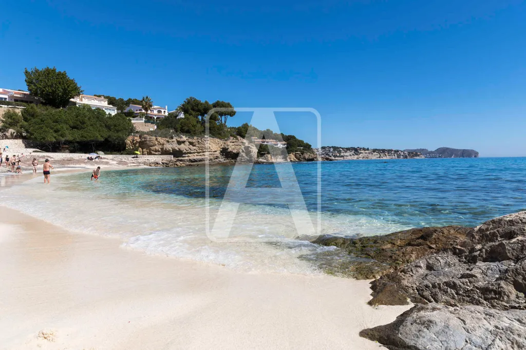 Modern Villa with Sea Views in Benissa