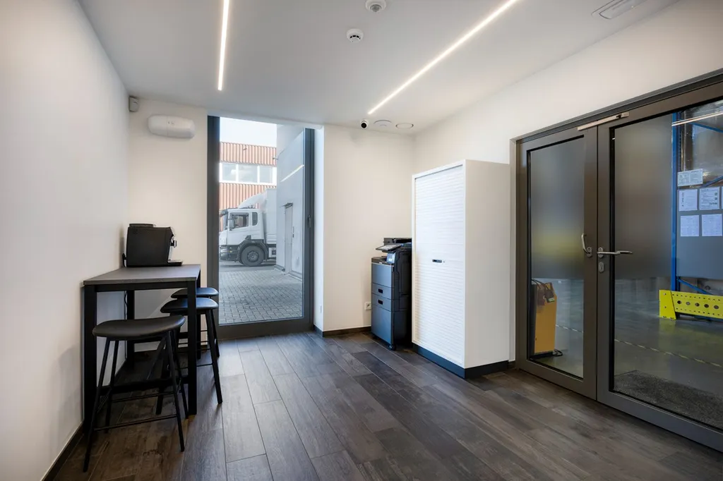 Bureau - Bâtiment Commercial Rénové à Heverlee, Leuven
