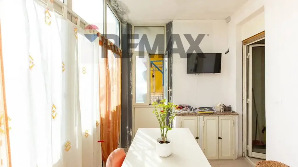 Söögituba - 4-Room Apartment with Balcony in Catania