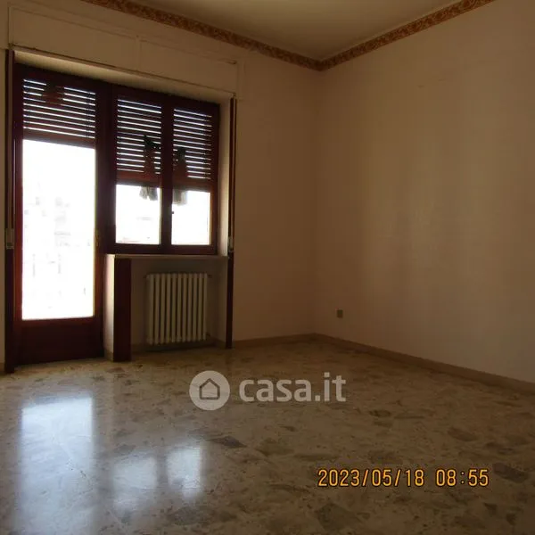 Pièces - Apartment with Balcony in Commercial Area, Taranto