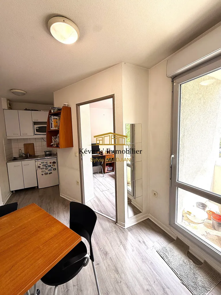 Söögituba - 3-Bedroom Apartment with Balcony in Valence