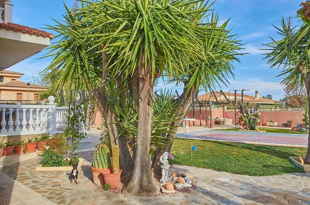 Aed - Classic Chalet with Pool in Mutxamel