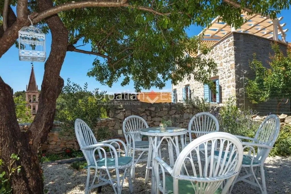 Terrass - Stone House with Pool and Sea View in Postira
