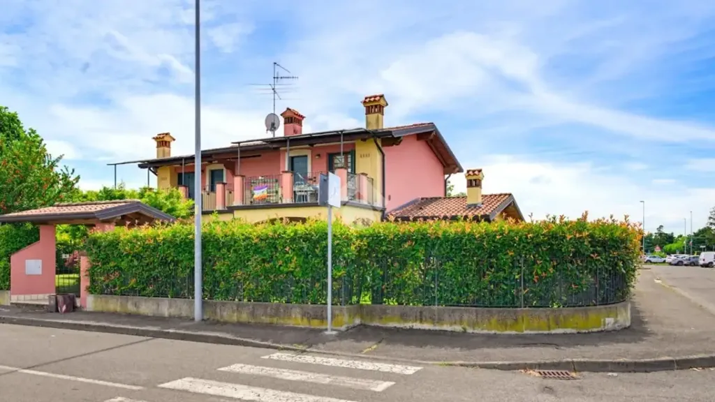 Välivaade - Bright Apartment with Terrace in Mazzano