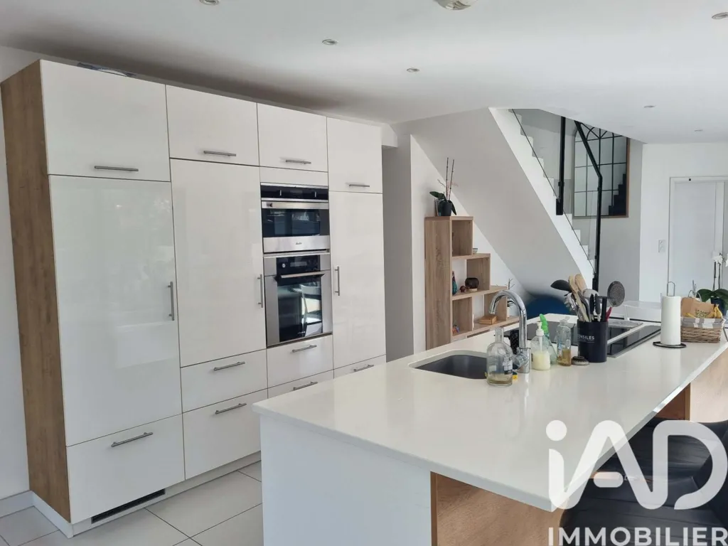 Kitchen - Modern House with Terraces in Pontivy