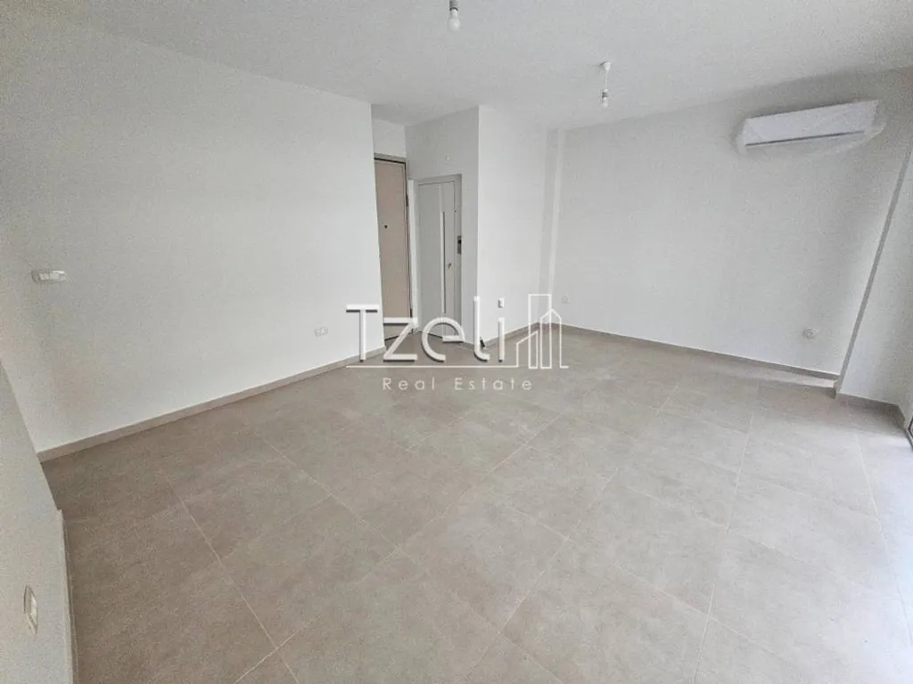 Toad - Apartment with Balcony in Patras