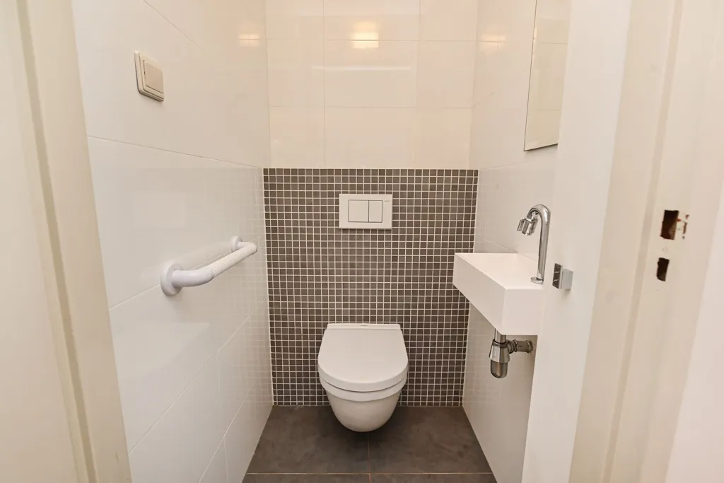 Vannitoad - Corner Flat with Erker in Den Haag