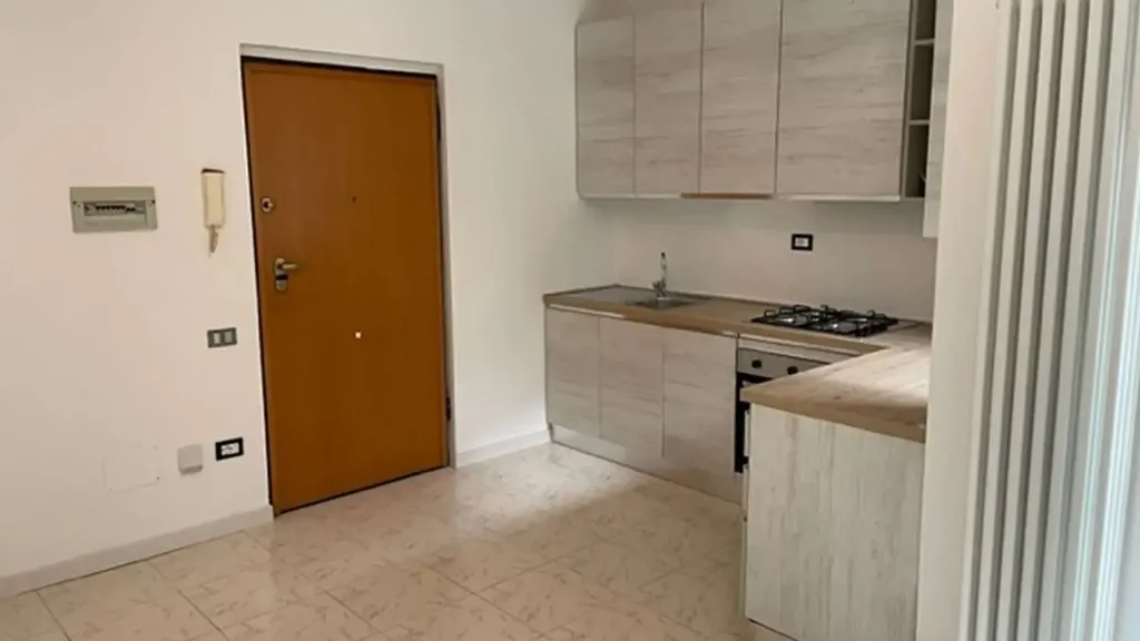 Cuisine - Rear-Facing Flat with Balcony in Trento