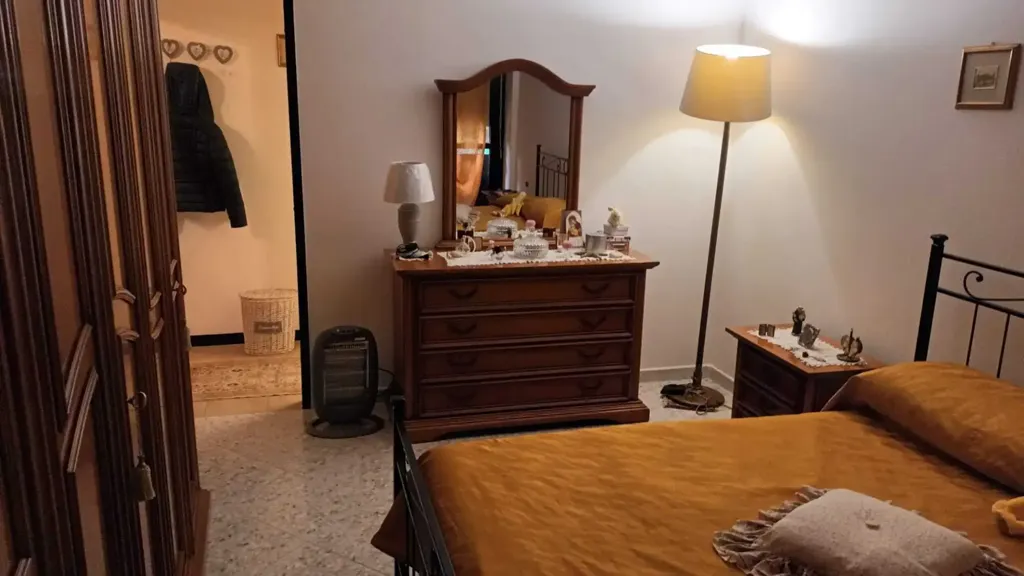 Bedrooms - Apartment with Garden in Pegli, Genoa