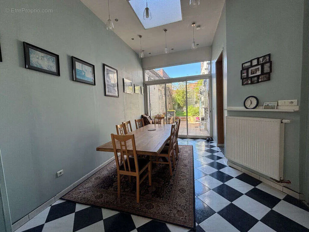 Söögituba - Semi-Bourgeoisie House with Garden in Tourcoing Centre