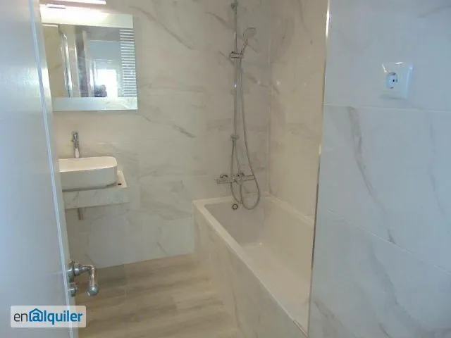 Vannitoad - Modern Flat with Air Conditioning in Chamartín