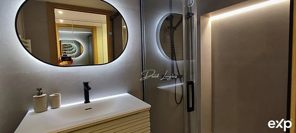 Bagni - Renovated Duplex Apartment with Terrace in Cannes