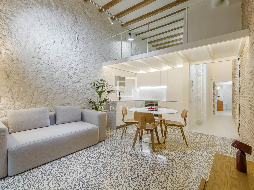 Séjour - Renovated Apartment with Mezzanine in Eixample, Barcelona