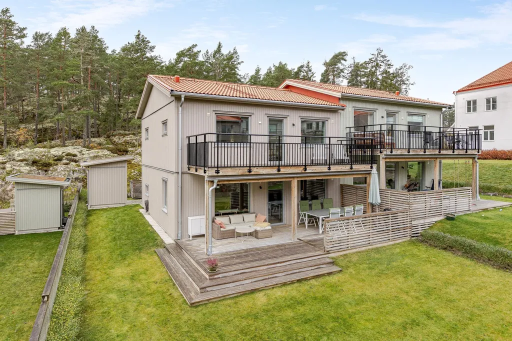 Extérieur - Modern Semi-Detached House with Bråviken View