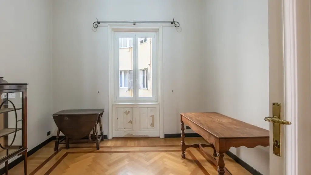 Kabinet - Period Apartment with Balcony in Genoa